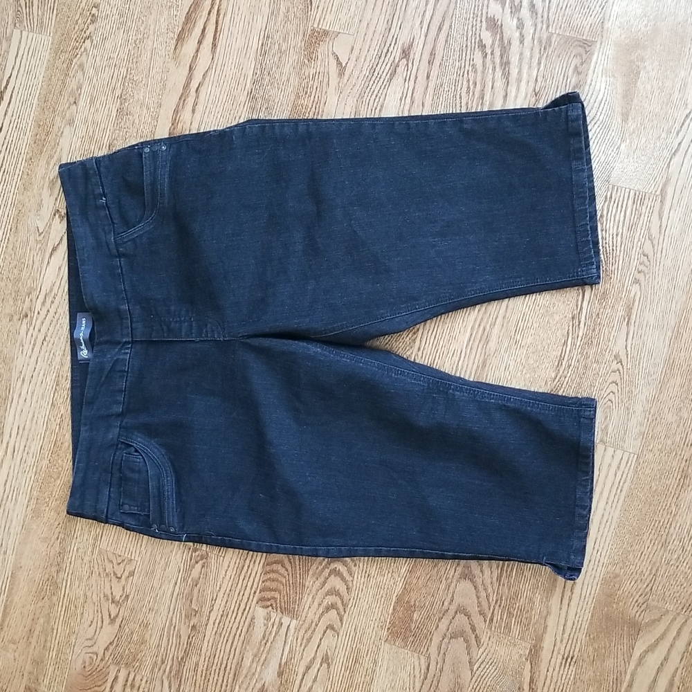 (18) Reitmans Jeans Petite Black Denim Stretch Capri/Shorts